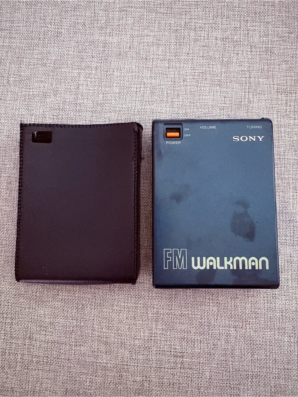 Vintage 1980s Sony FM Walkman Radio SRF-40W with Case - FOR PARTS / REPAIR